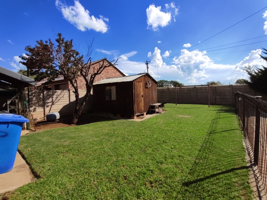 4 Bedroom Property for Sale in Lourenspark North West
